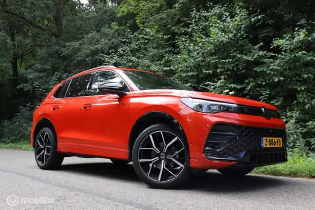 Volkswagen Tiguan (2024) thumbnail 1