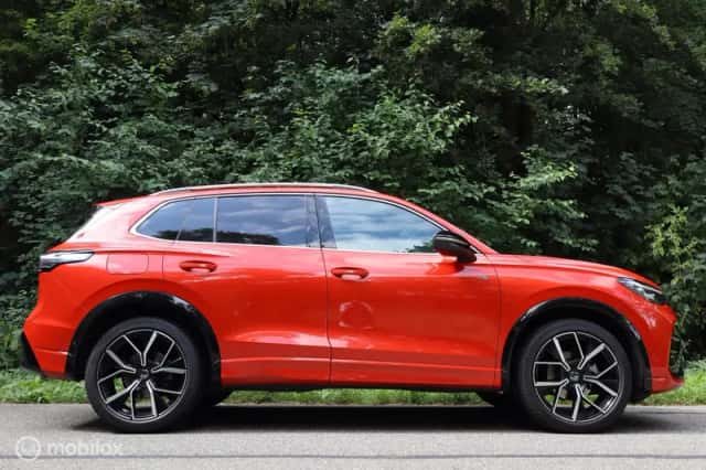 Volkswagen Tiguan (2024) thumbnail 2