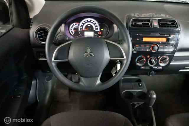 Mitsubishi Space Star (2019) thumbnail 4