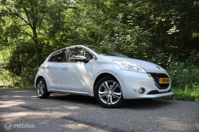 Peugeot 208 (2014) thumbnail 1