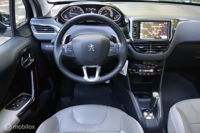 Peugeot 208 (2014) thumbnail 4