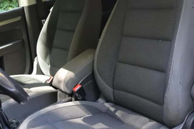 Volkswagen Touran (2012) thumbnail 5