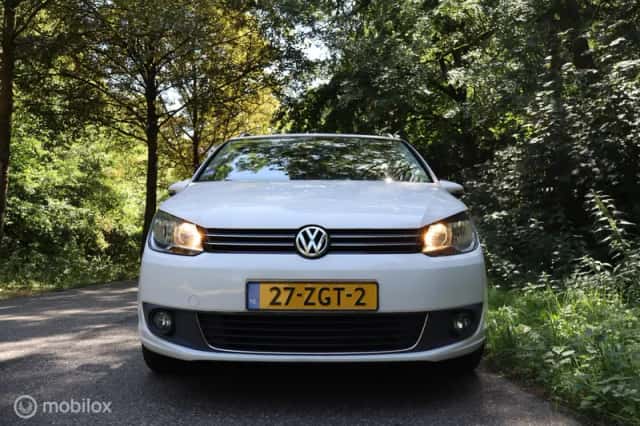 Volkswagen Touran (2012) thumbnail 6