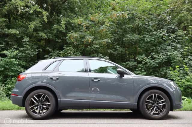 Audi Q3 (2019) thumbnail 2