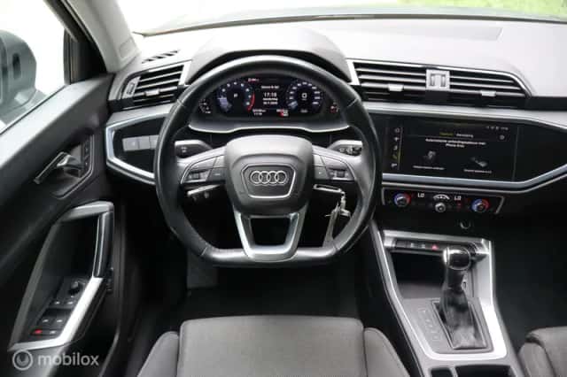 Audi Q3 (2019) thumbnail 4