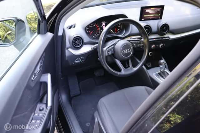 Audi Q2 (2017) thumbnail 3