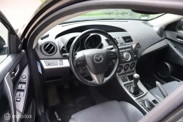 Mazda 3 (2010) thumbnail 3