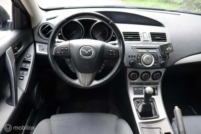 Mazda 3 (2010) thumbnail 4