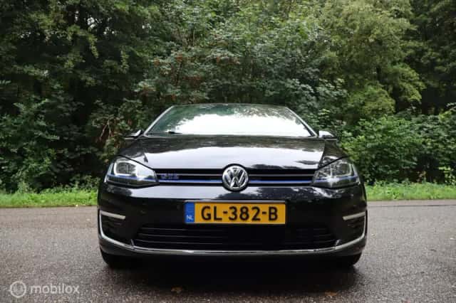 Volkswagen Golf (2015) thumbnail 6