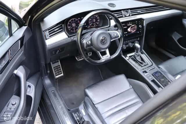 Volkswagen Passat (2018) thumbnail 3