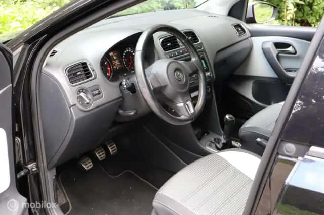 Volkswagen Polo (2012) thumbnail 3