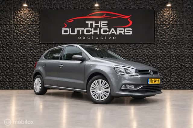 Volkswagen Polo (2015) thumbnail 1