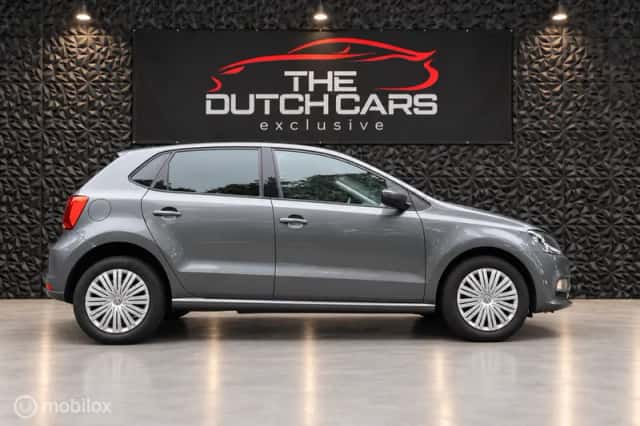 Volkswagen Polo (2015) thumbnail 2