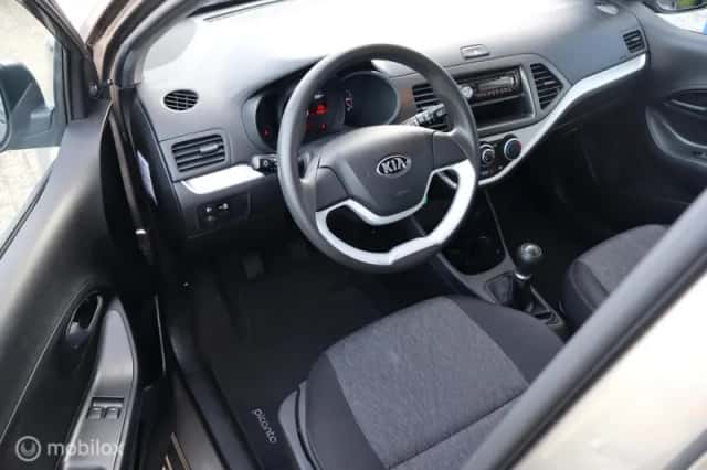 Kia Picanto (2014) thumbnail 3