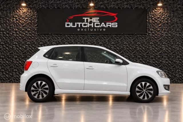 Volkswagen Polo (2016) thumbnail 2
