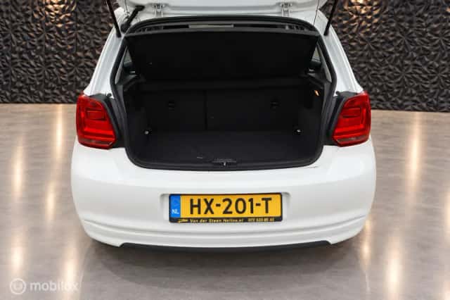 Volkswagen Polo (2016) thumbnail 6