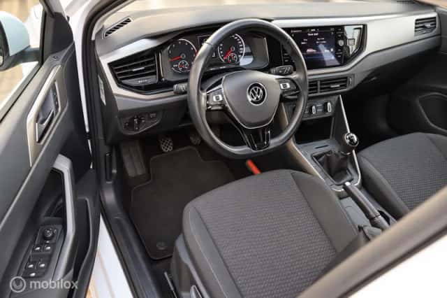 Volkswagen Polo (2021) thumbnail 3