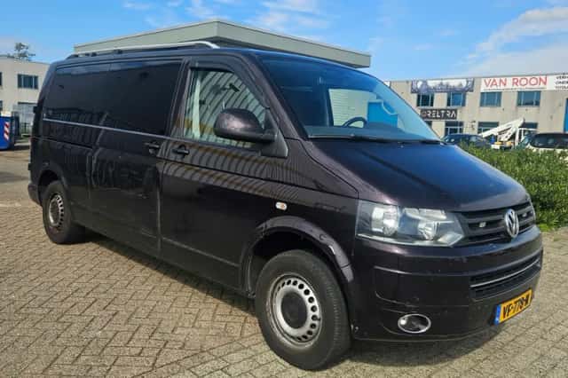 Volkswagen Transporter (2014) thumbnail 3