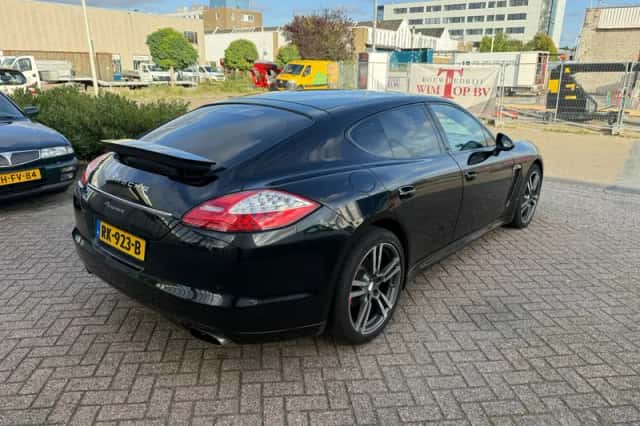 Porsche Panamera (2011) thumbnail 2