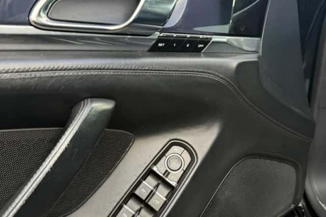 Porsche Panamera (2011) thumbnail 6