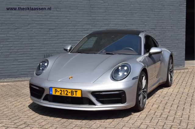 Porsche 911 (2021) thumbnail 2