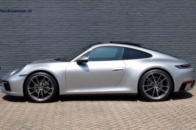 Porsche 911 (2021) thumbnail 4