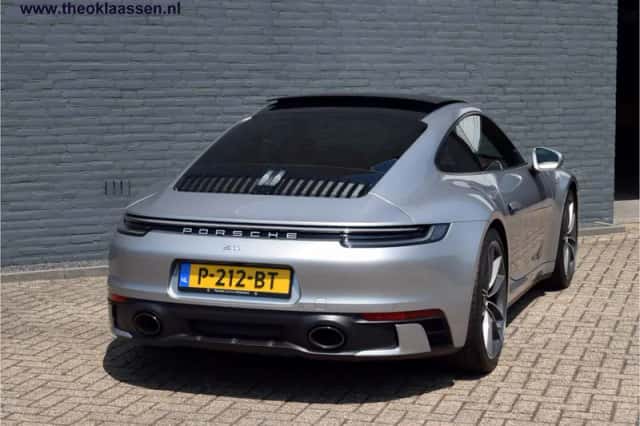Porsche 911 (2021) thumbnail 5