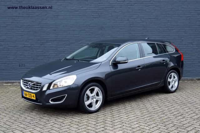 Volvo V60 (2012) thumbnail 3