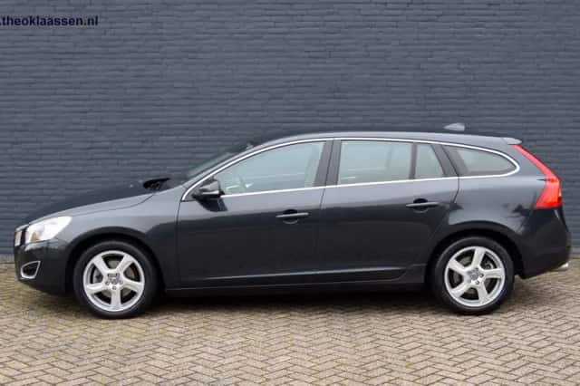 Volvo V60 (2012) thumbnail 5