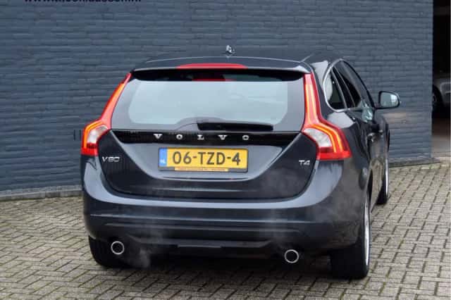 Volvo V60 (2012) thumbnail 6