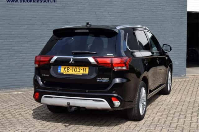Mitsubishi Outlander (2018) thumbnail 6