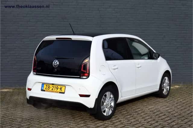 Volkswagen Up! (2019) thumbnail 6