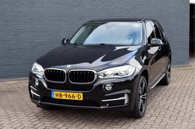 BMW X5 (2015) thumbnail 2
