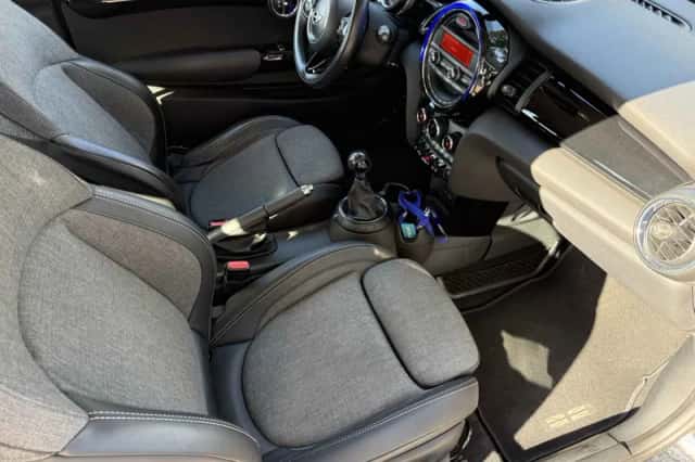 MINI Cooper (2015) thumbnail 6
