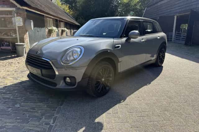 MINI Clubman (2017) thumbnail 1