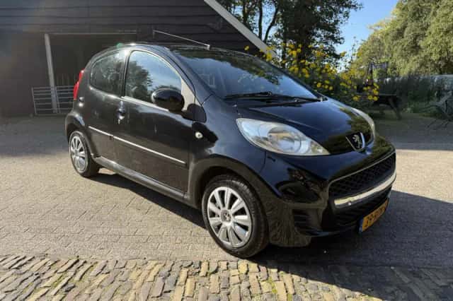 Peugeot 107 (2011) thumbnail 1