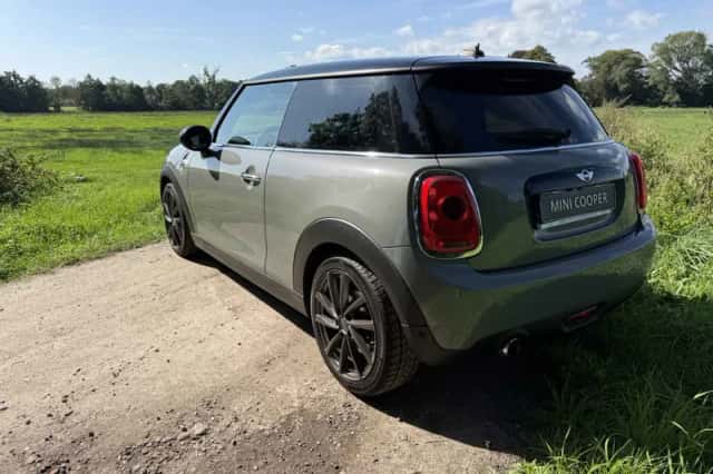 MINI Cooper (2017) thumbnail 4