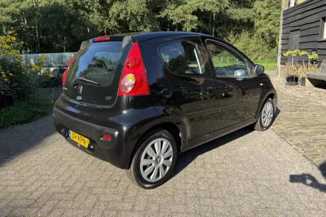 Peugeot 107 (2011) thumbnail 4