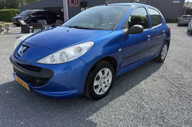 Peugeot 206+ (2009) thumbnail 1