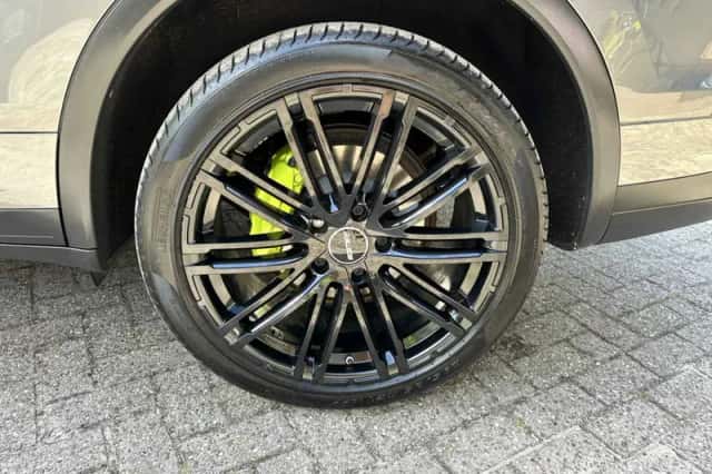 Porsche Cayenne (2015) thumbnail 6