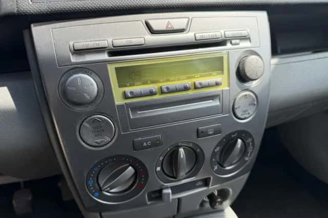 Mazda 2 (2005) thumbnail 5