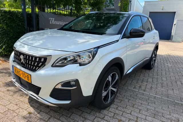 Peugeot 3008 (2018) thumbnail 6