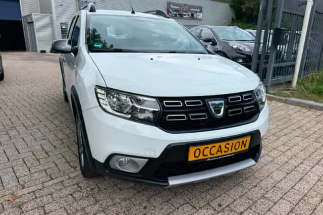 Dacia Sandero (2019) thumbnail 3