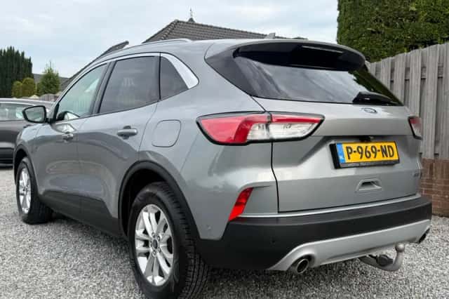 Ford Kuga (2022) thumbnail 5