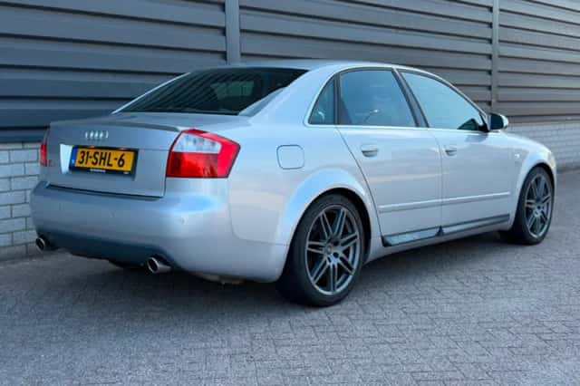 Audi A4 (2003) thumbnail 2