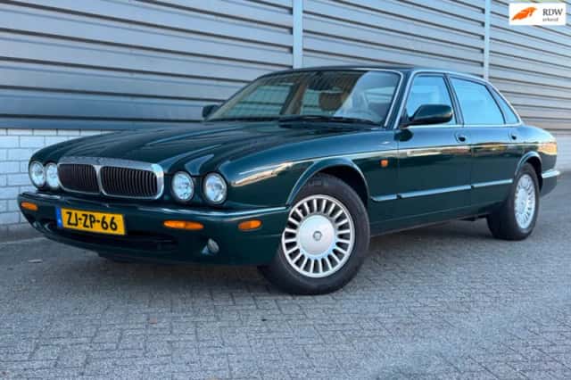 Jaguar XJ (1999) thumbnail 1