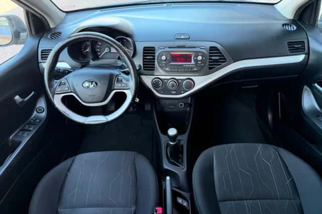 Kia Picanto (2014) thumbnail 3