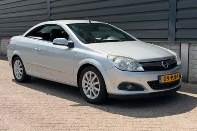Opel Astra (2008) thumbnail 5