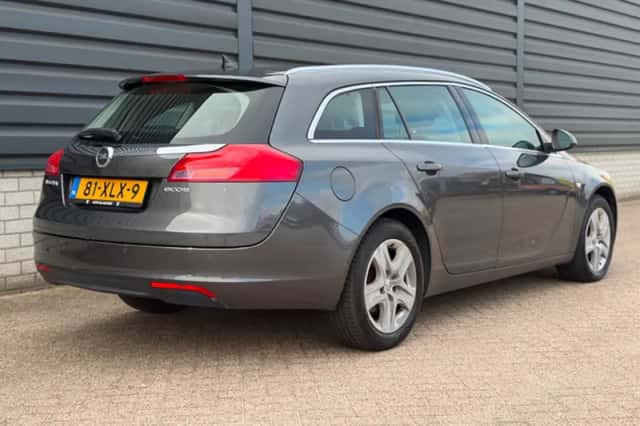 Opel Insignia (2012) thumbnail 2