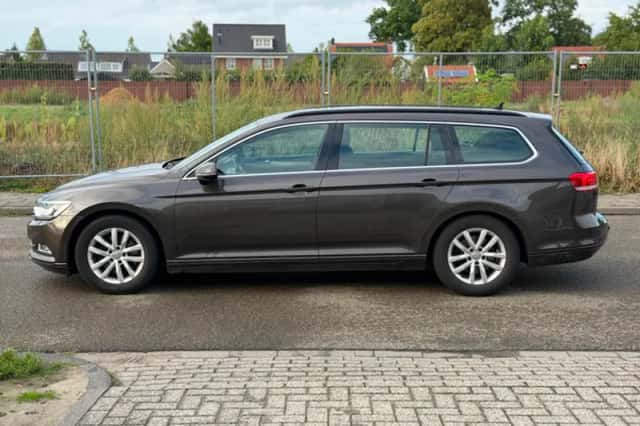 Volkswagen Passat (2016) thumbnail 5